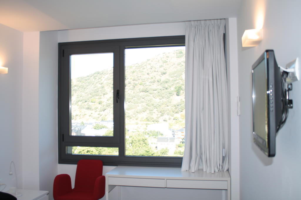 Hostal Tres Campanas Villafranca Del Bierzo Zimmer foto